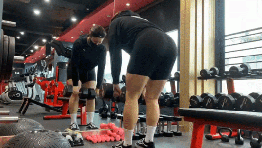 Thánh ăn Hàn Quốc từng nặng 130kg nay đã khác, vòng 2 phẳng lì, đôi chân giống hệt Miu Lê - 18