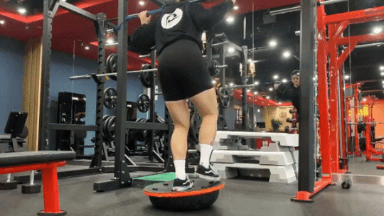 Thánh ăn Hàn Quốc từng nặng 130kg nay đã khác, vòng 2 phẳng lì, đôi chân giống hệt Miu Lê - 24