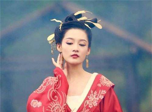 Bị hắt hủi nhưng vẫn tát hoàng đế, hoàng hậu to gan lớn mật này là ai?