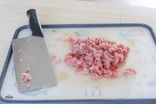 Tự băm thịt thật khó, đầu bếp mách chỉ 2 phút là băm xong miếng thịt vừa ngon lại sạch - 5