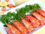 Bếp Eva - Luộc tôm đừng chỉ cho muối và gừng, thêm 2 nguyên liệu nữa tôm vừa ngon lại thơm