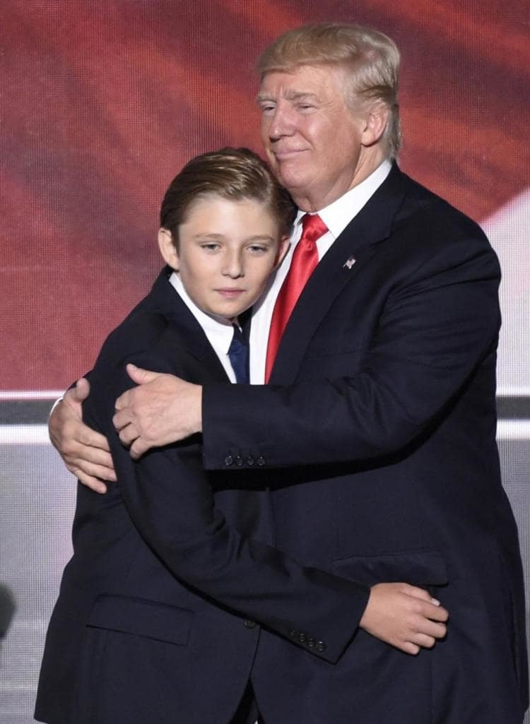 amp;#34;Hoàng tử Nhà Trắngamp;#34; Barron Trump gây bão với chiều cao hơn 2m, 14 tuổi trổ mã tài tử - 2