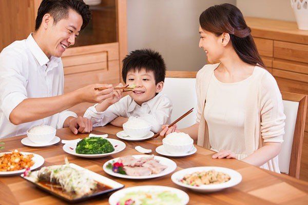 amp;#34;Hoàng tử Nhà Trắngamp;#34; Barron Trump gây bão với chiều cao hơn 2m, 14 tuổi trổ mã tài tử - 11