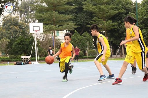 amp;#34;Hoàng tử Nhà Trắngamp;#34; Barron Trump gây bão với chiều cao hơn 2m, 14 tuổi trổ mã tài tử - 12