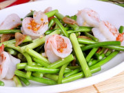 Bếp Eva - Xào ngồng tỏi cứ bị thâm đen, thêm một bước nữa rau xanh rờn giòn tươi