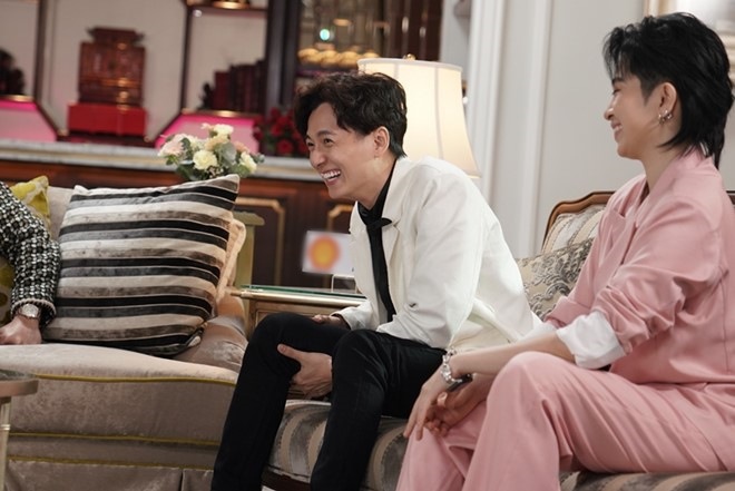 MC Trấn Thành nhắc lại bức ảnh amp;#34;nụ hôn sóng gióamp;#34; sau 3 ngày cưa đổ nữ ca sĩ chảnh - 7