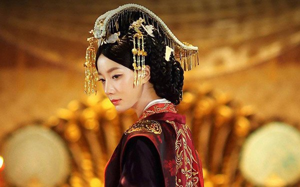 Hoàng Hậu đánh ghen độc nhất chốn hậu cung, không nói với chồng nửa lời đến lúc chết - 1