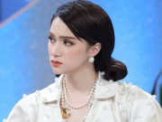 Giải trí - "Chóng mặt" với Hương Giang: Đăng ảnh cùng công an xử lý antifan còn tung cả show!