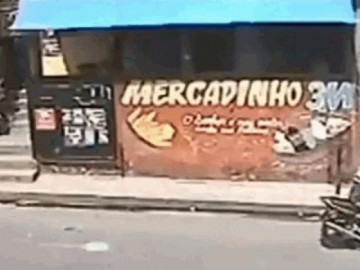 Hành nghề đúng nhà cao thủ, tên trộm bị ném văng ra ngoài