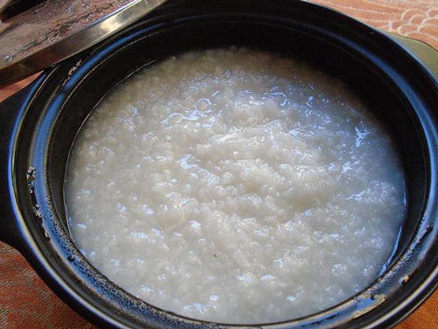 3 cách nấu cháo thịt bò bằm cho bé thơm ngon đậm đà, vừa miệng - 2