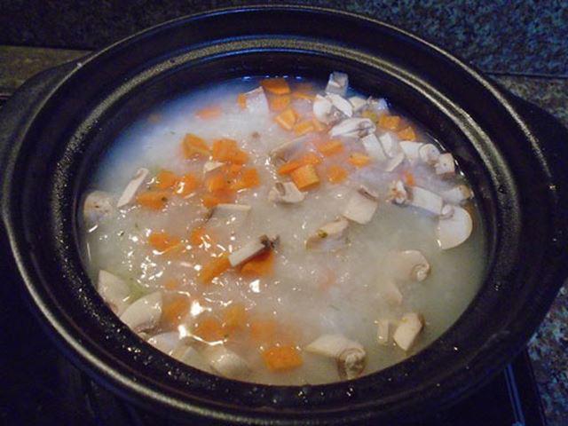 3 cách nấu cháo thịt bò bằm cho bé thơm ngon đậm đà, vừa miệng - 5