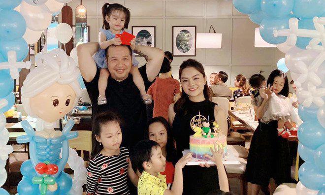 Phạm Quỳnh Anh cùng Quang Huy bất ngờ tái hợp vì con, biểu cảm cả 3 cực hạnh phúc - 8