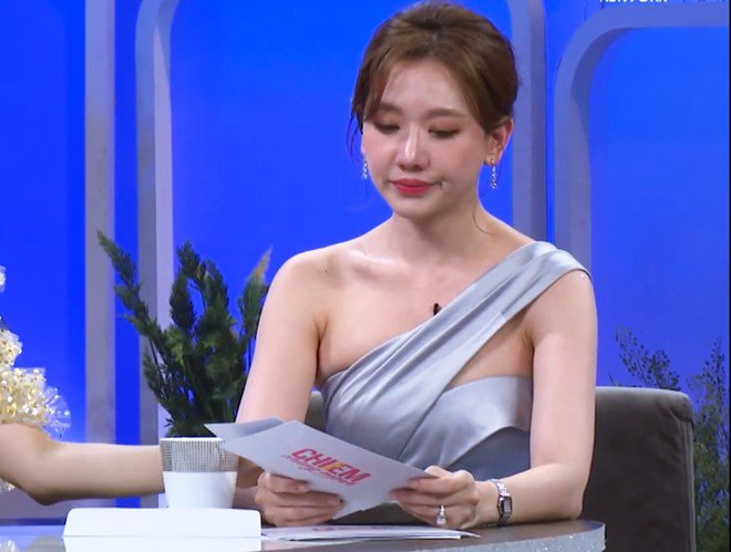 Hari Won khóc: amp;#34;Có nhiều việc em đang bị áp lực, mới đây ngất xỉuamp;#34; - 1