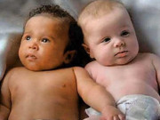 Làm mẹ - Những cặp song sinh cùng mẹ khác cha làm lộ chiêu ngoại tình có một không hai
