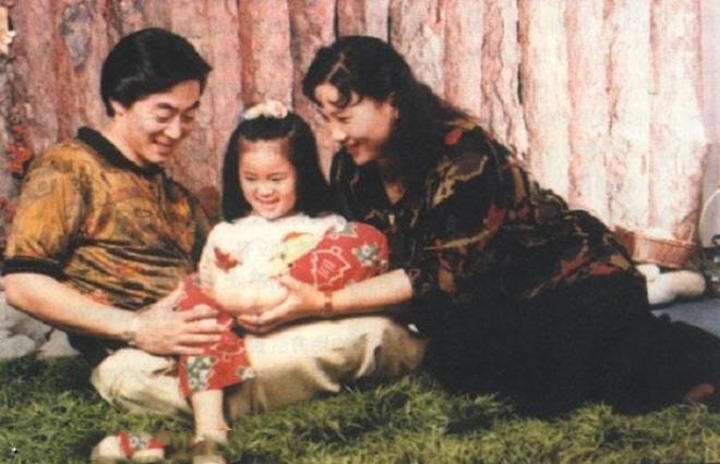 Con gái gần 30 năm giấu kín của amp;#34;Tôn Ngộ Khôngamp;#34;: Xinh đẹp, giỏi giang, được bố quý như vàng - 1