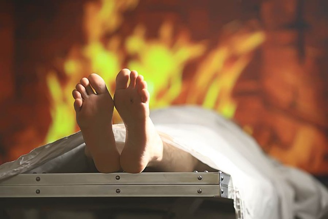 Giết bạn trai vì không giàu có, nữ tử tù bị hành quyết vẫn amp;#34;bật quan tàiamp;#34; sống dậy - 2