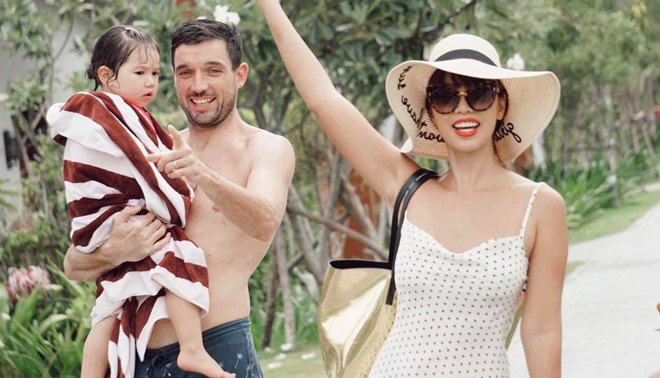 Sao Việt 24h: Con gái siêu mẫu Hà Anh khôn trước tuổi, amp;#34;nắn gânamp;#34; cả mẹ và cô bảo mẫu - 5