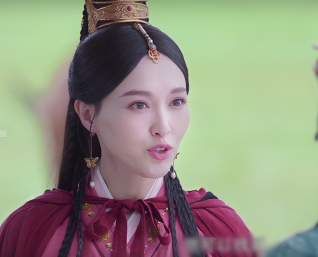 amp;#34;Nữ thần Kim Ưng già nhất lịch sửamp;#34;: Lợi dụng con gái quảng bá phim, lộ sạn dùng thế thân - 7