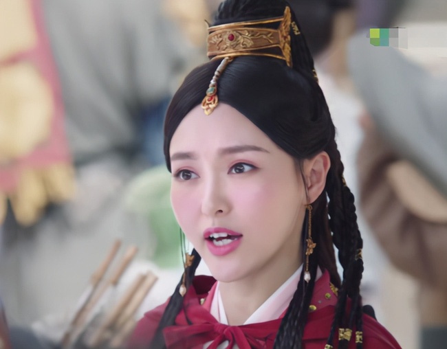 amp;#34;Nữ thần Kim Ưng già nhất lịch sửamp;#34;: Lợi dụng con gái quảng bá phim, lộ sạn dùng thế thân - 6