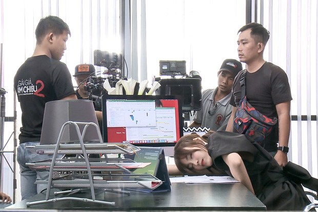 Xót xa hình ảnh Ninh Dương Lan Ngọc amp;#34;bán mạngamp;#34; làm việc trước khi tiết lộ bị ung thư - 3