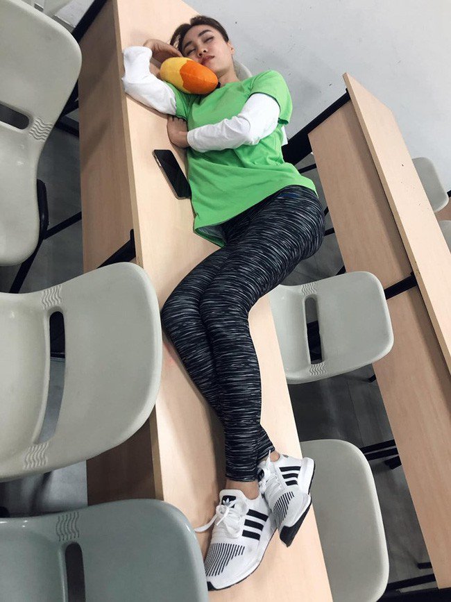 Xót xa hình ảnh Ninh Dương Lan Ngọc amp;#34;bán mạngamp;#34; làm việc trước khi tiết lộ bị ung thư - 8