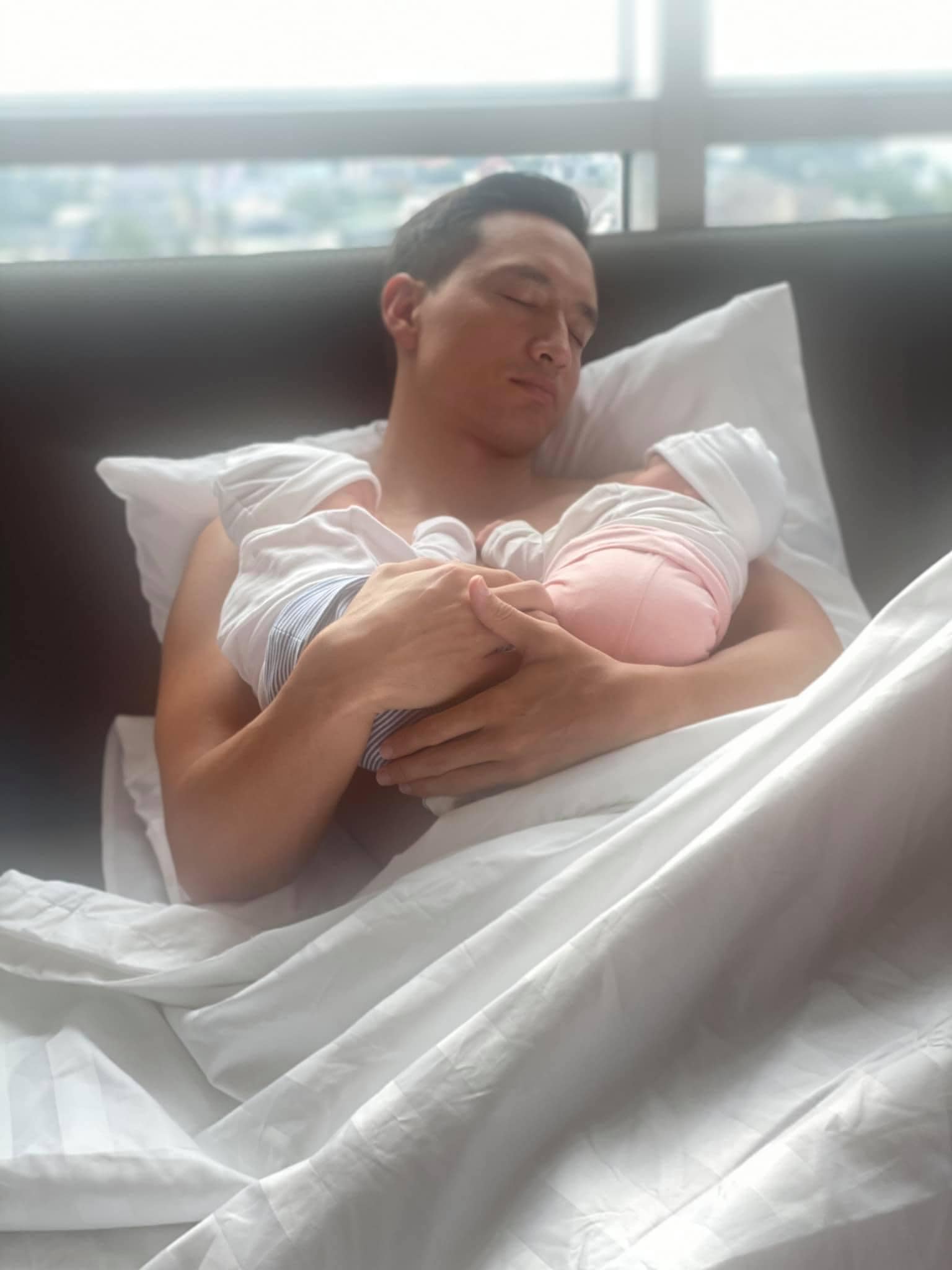 Lê Dương Bảo Lâm đòi kết thông gia với Hồ Ngọc Hà, bắt chước cảnh Kim Lý bế con - 3