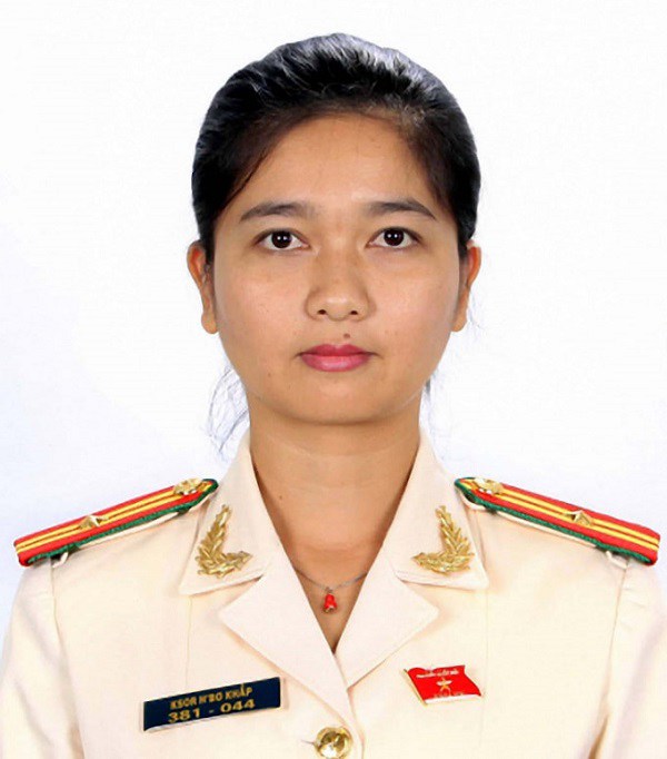 Nữ đại biểu Quốc hội xinh đẹp của Gia Lai và những phát biểu nóng trên nghị trường lẫn MXH - 4