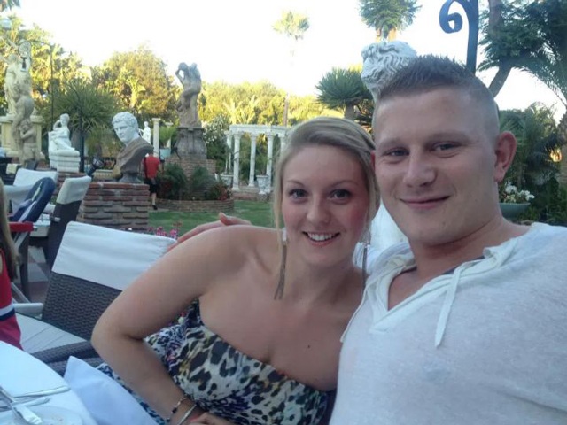 Cặp đôi amp;#34;quan hệamp;#34; trên máy bay, còn hỏi xin bao cao su, biết danh tính càng thêm sốc nặng - 2