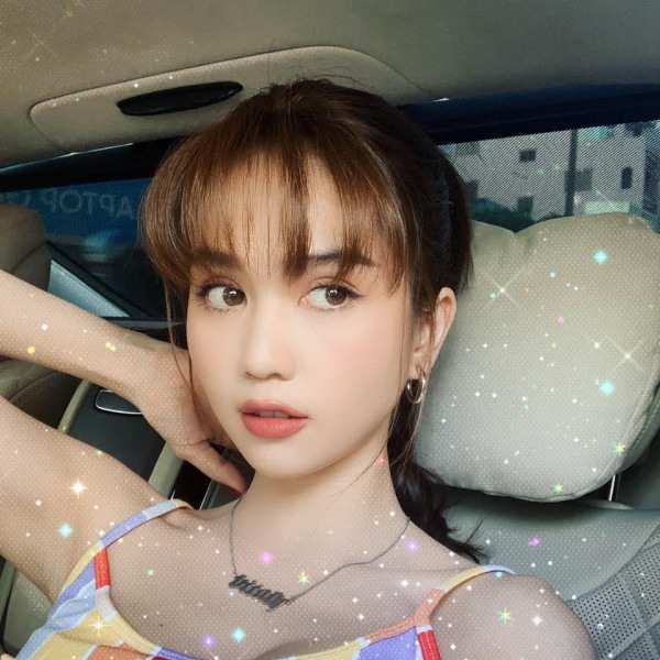 Ngọc Trinh bị đồn phẫu thuật cắt mí, nhưng so sánh ảnh thời bé mới thấy sai - 17