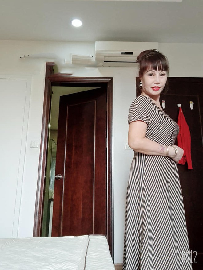 Cô dâu Thu Sao xuất hiện với gương mặt búp bê lỗi - 1