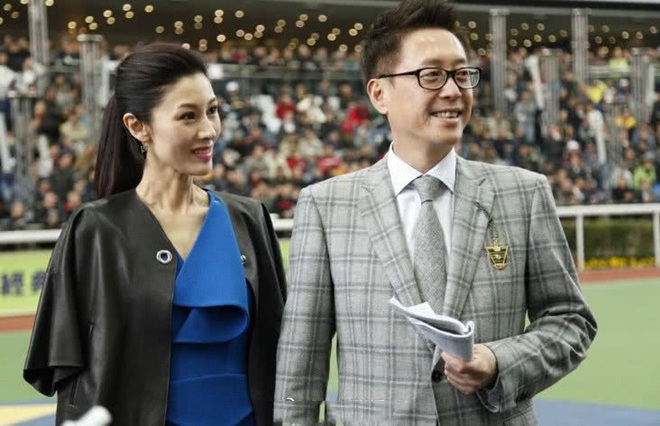 Đại gia amp;#34;dành cả thanh xuânamp;#34; săn chân dài: Cuối cùng ôm vợ là Hoa hậu đẹp nhất lịch sử - 12