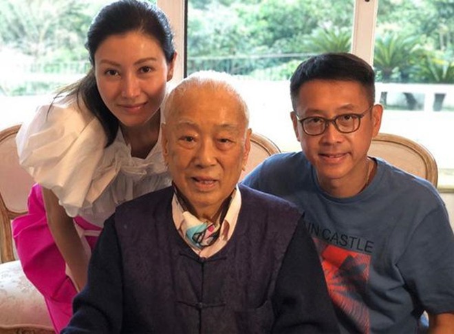 Đại gia amp;#34;dành cả thanh xuânamp;#34; săn chân dài: Cuối cùng ôm vợ là Hoa hậu đẹp nhất lịch sử - 10