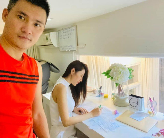 Sao Việt 24h: Hamp;#39;Hen Niê đau lòng khi cậu bé tí hon cô từng bế trên tay qua đời - 6