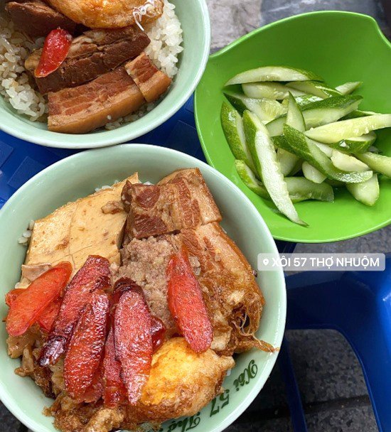 Có gì trong quán xôi phố Thợ Nhuộm mà cứ ghé Hà Nội là hàng loạt sao Việt check-in? - 3