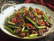 Bếp Eva - Mua được mề gà, thử xào với rau này lại được món ngon đãi khách