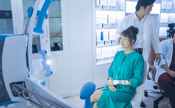 21 lần amp;#34;dao kéoamp;#34; bắt đầu từ tuổi 15, nhan sắc Phi Thanh Vân giờ lên xuống thất thường - 10