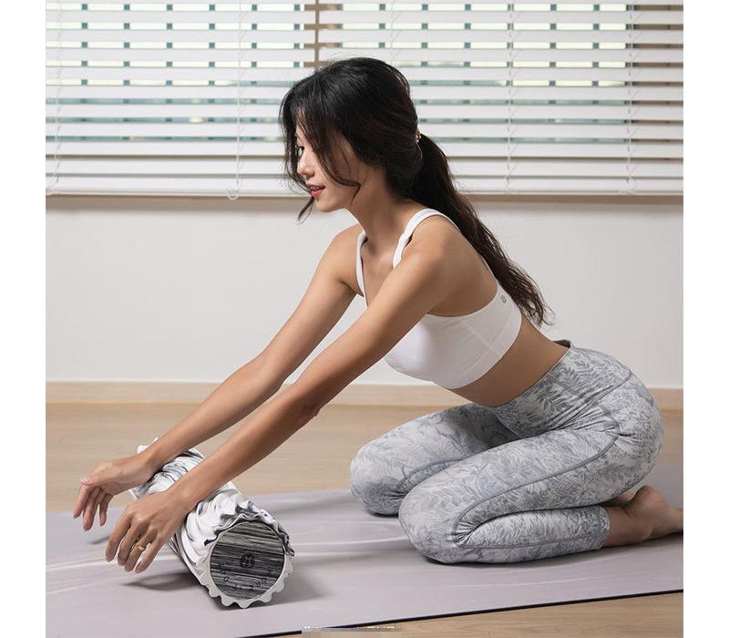 Yoga vừa giúp giảm cân, cải thiện độ dẻo dai cho cơ thể lại vừa tốt cho sức khoẻ, giúp tránh các bệnh về tim mạch, xương khớp,…
