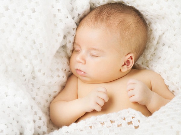 Những hiện tượng khi ngủ của trẻ, mẹ nên mau chóng đánh thức con kẻo không tốt cho trẻ - 5