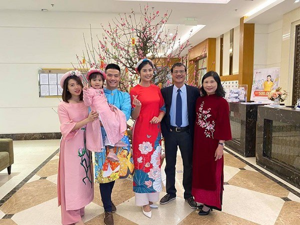 Hoa hậu từng vượt mặt Đàm Thu Trang giờ lấy chồng kém tuổi, làm ở Bộ Ngoại giao - 5