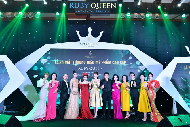 Doanh nhân Quế Anh đẹp lộng lẫy ra mắt thương hiệu mỹ phẩm Ruby Queen - 2