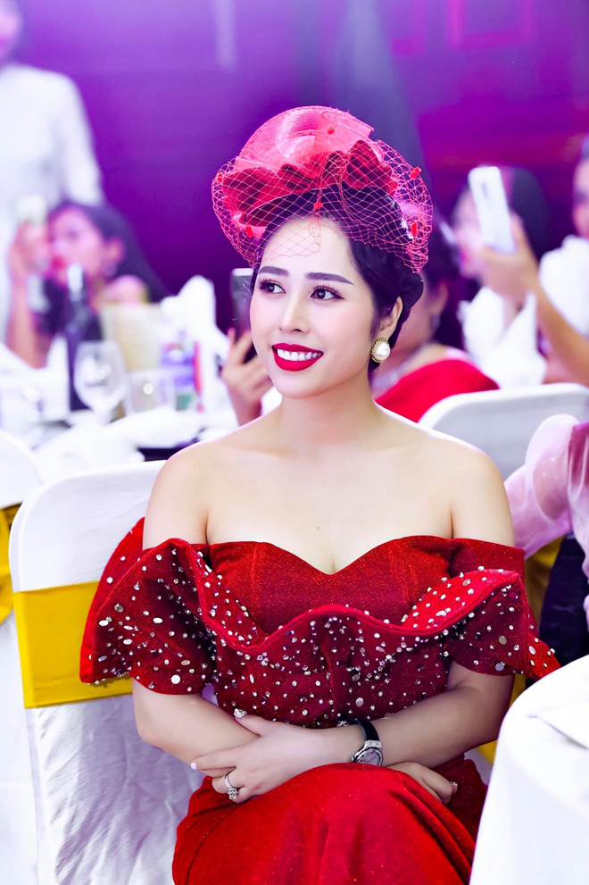 Doanh nhân Quế Anh đẹp lộng lẫy ra mắt thương hiệu mỹ phẩm Ruby Queen - 3