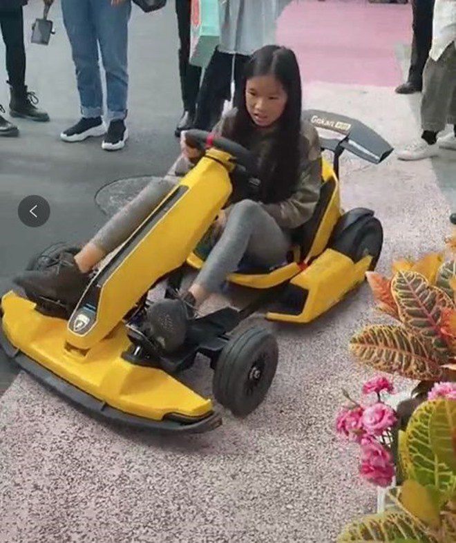 Ngôi sao 24/7: Thêm thông tin Trương Bá Chi có bầu lần 4 với chồng cũ, đang chờ ngày đẻ - 6