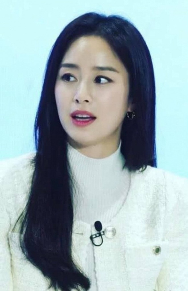 Đẻ xong 2 con, Kim Tae Hee bắt đầu bị lão hóa, nhìn xuống vòng 2 mới sốc - 4