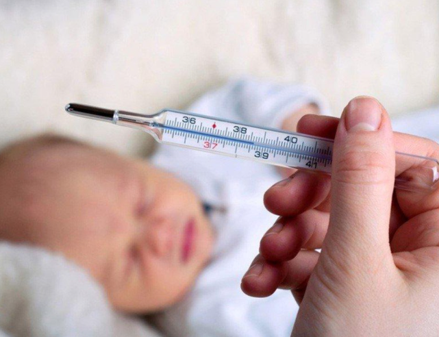 Trẻ sơ sinh bao nhiêu độ là sốt và nhiệt độ bình thường là bao nhiêu? - 3