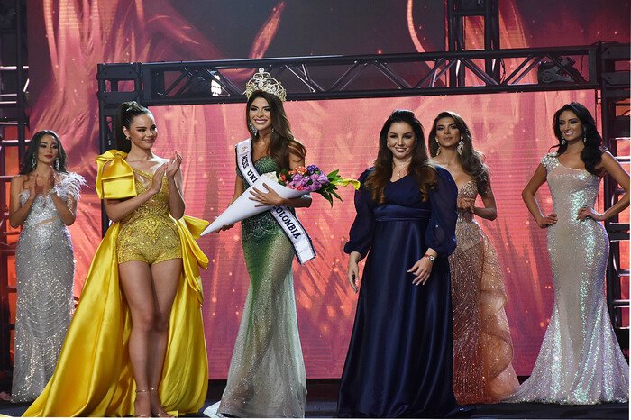 Tuyệt sắc giai nhân Miss Universe 2018 bị chê tơi bời vì chọn nhầm trang phục lộ “chân cột đình” - 5