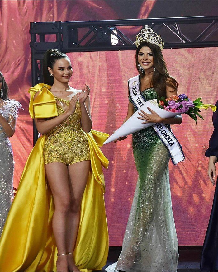 Tuyệt sắc giai nhân Miss Universe 2018 bị chê tơi bời vì chọn nhầm trang phục lộ “chân cột đình” - 6