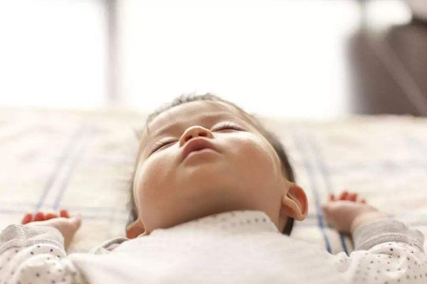 Không để con ngủ ở 4 nơi này, rủi ro lớn có thể khiến trẻ tử vong trong khi ngủ - 6