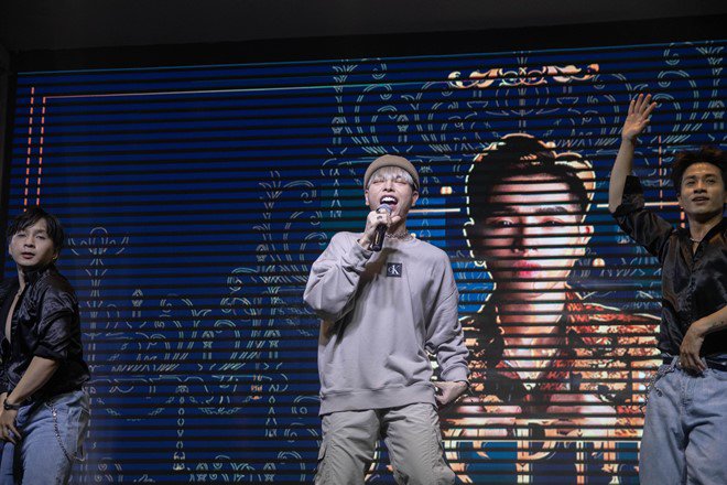 Đức Phúc cùng các thí sinh Rap Việt amp;#34;đốt cháyamp;#34; đêm hội của trường Chuyên Sư phạm - 4