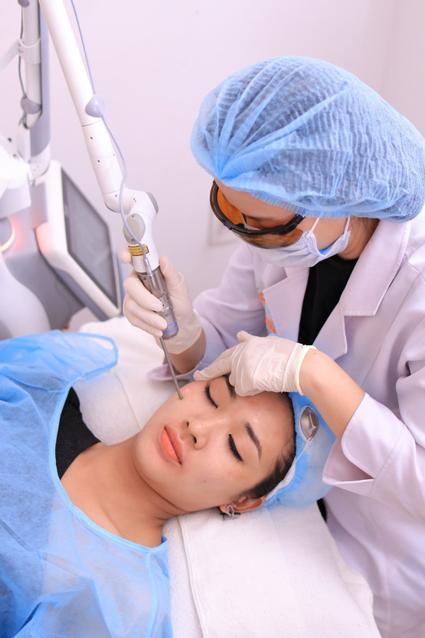 Hệ thống Pensilia Beauty Clinic áp dụng Laser Fotona Starwalker MaQX vào điều trị các bệnh da liễu thẩm mỹ - 2