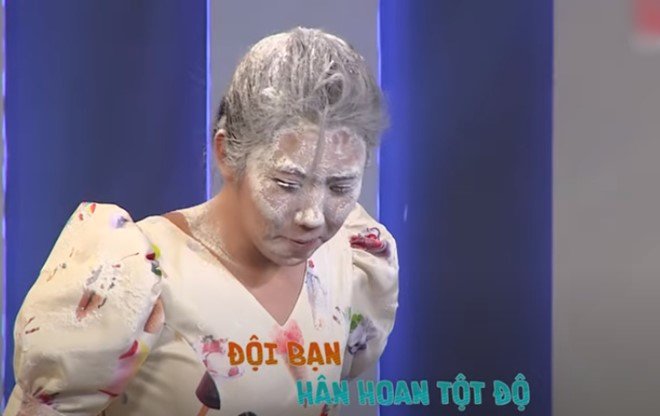 Lý Nhã Kỳ lem luốc mặt mũi, amp;#34;người tình Trương Thế Vinhamp;#34; thảm thương không nhận ra - 8